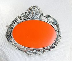 "Эмаль" брошь в серебряном покрытии из коллекции "Фаворитка" от Jenavi с замком булавка