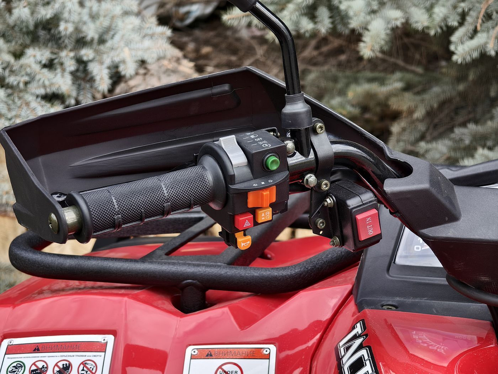 HISUN TACTIC 750 LIMITED красный