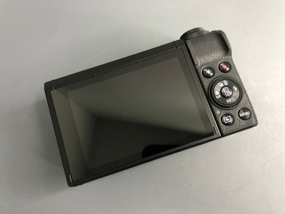 Canon G7X Mark III
