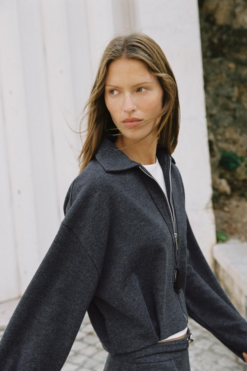 ZARA КУРТКА ИЗ МЯГКОЙ САРЖИ, СЕРЫЙ МЕЛАНЖ