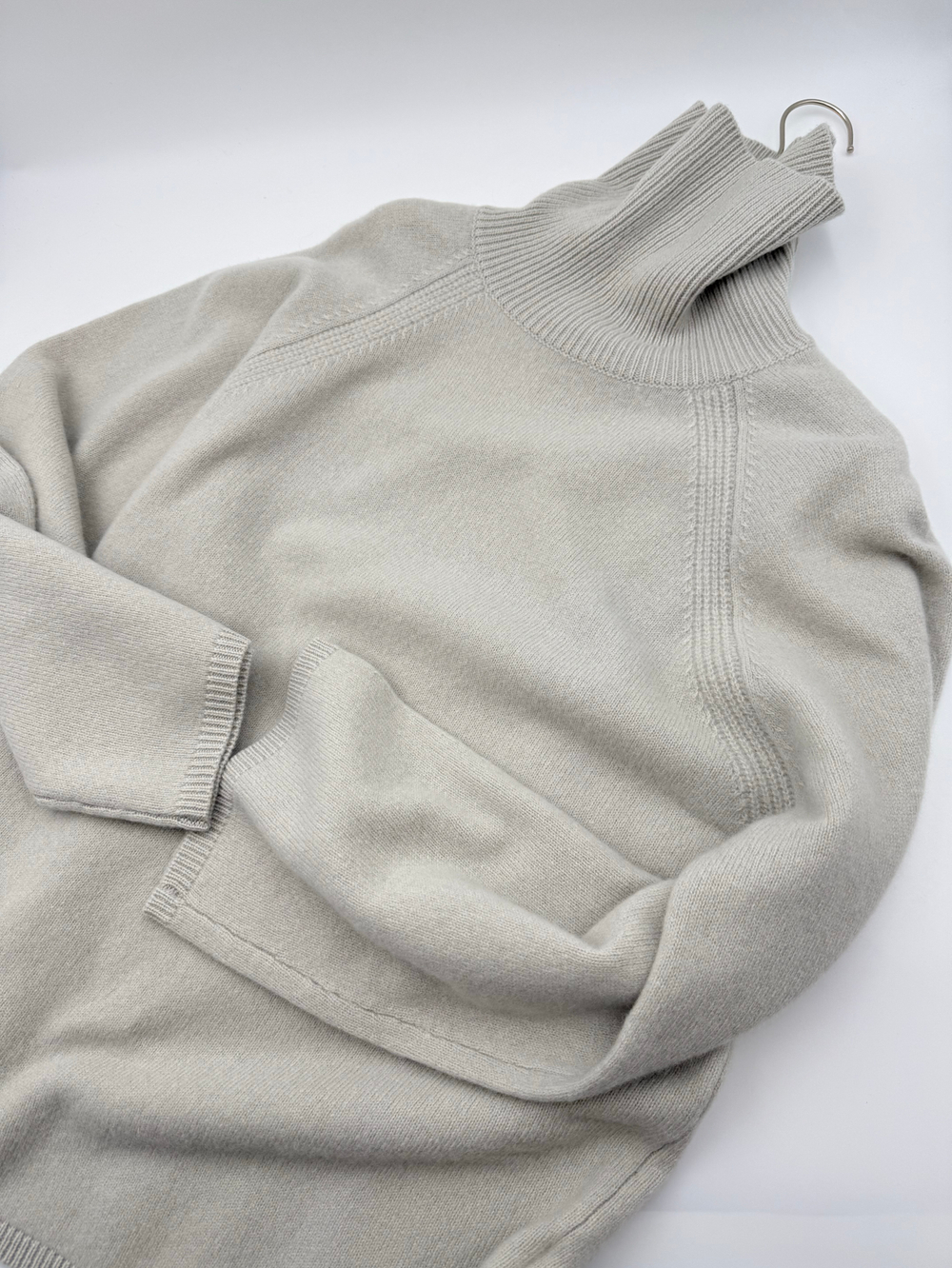 Свитер из 100% овечьей шерсти