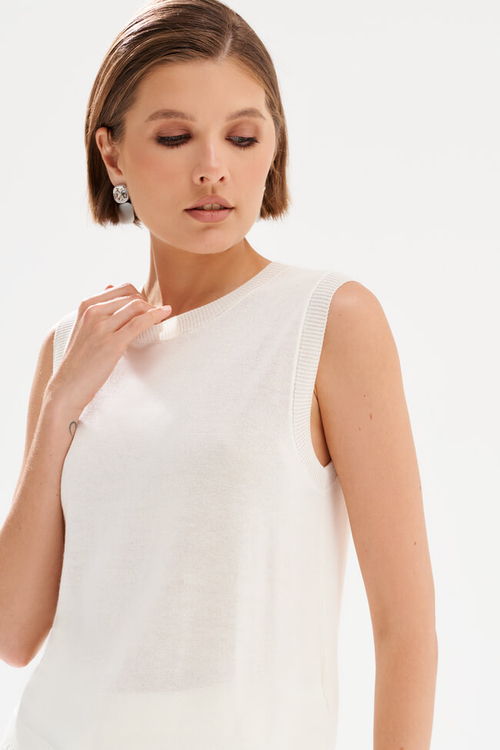 23535 Джемпер женский (молочный)