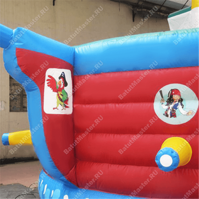 Большой надувной батут-горка "Корабль флибустьеров" 14*8*6 м