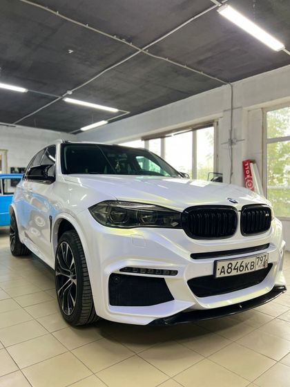 Пленка перламутровая белая с золотым напылением (глянцевая) Pearl White to Gold Carbins