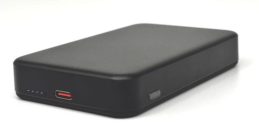 Магнитный внешний аккумулятор ёмкостью 10000 мАч