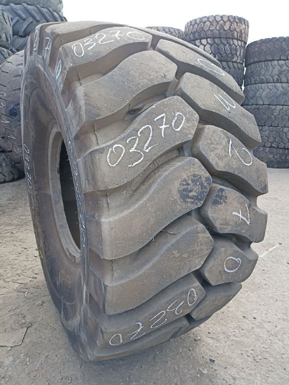 35/65R33 Michelin XLDD2 шина б/у