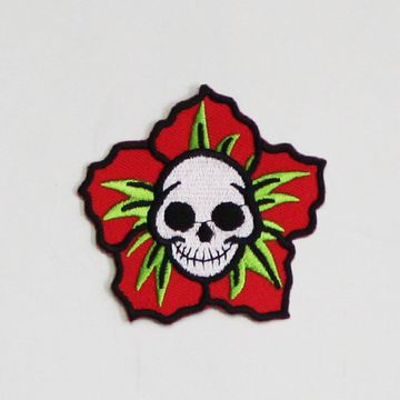 Нашивка Череп на цветке