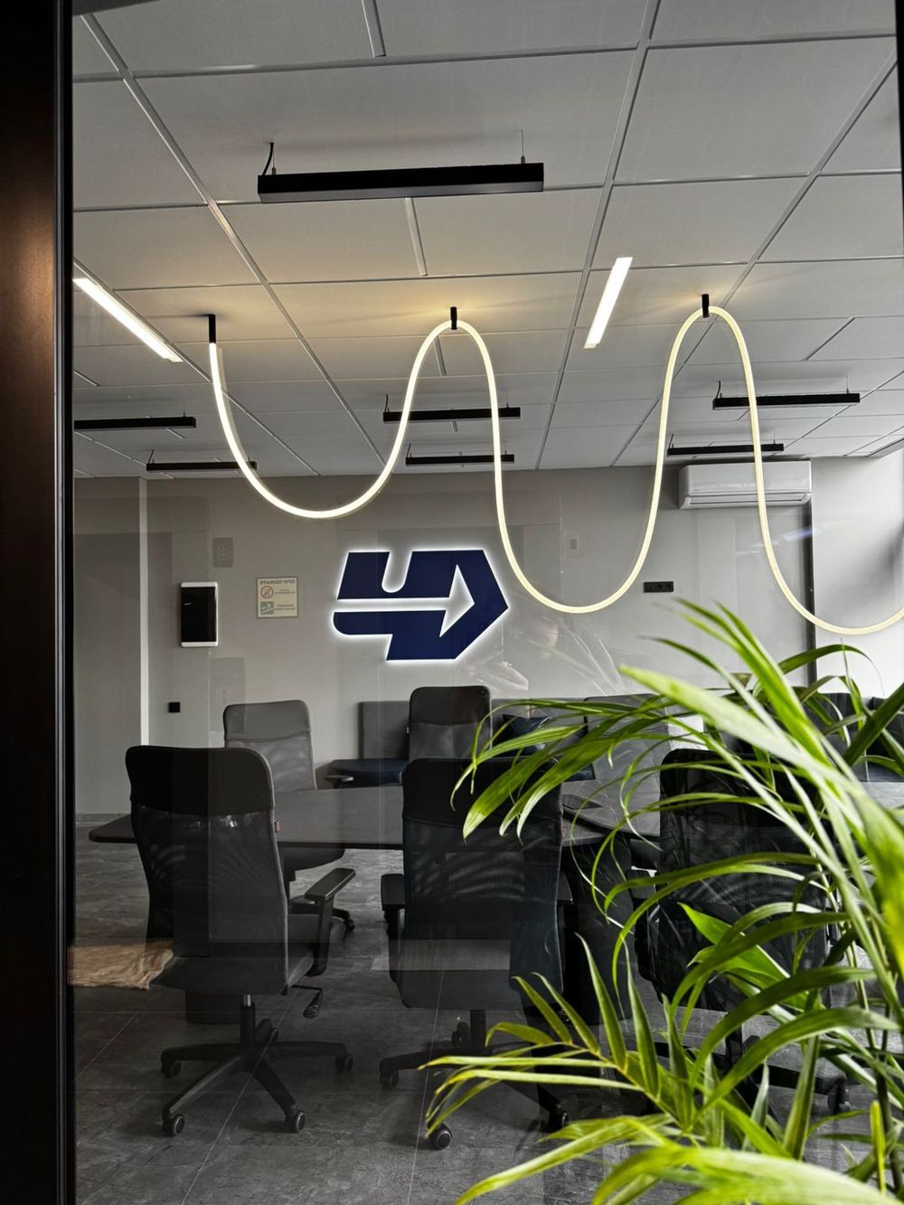 Fargo Stone Дымчатый Меланит, 1,8 м²