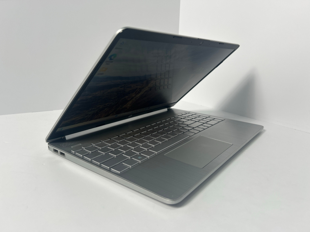 Ноутбук HP Laptop 15s-eq2021ur (3B2U5EA) 15,6"/AMD Ryzen 5 5500U/RAM 16 GB/SSD 512 GB/AMD Radeon/1920 x 1080/IPS/DOS/Подсветка кл-ры:LED/серебристый. Состояние: Уценка/не ориг. коробка