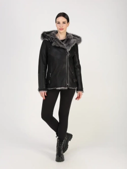 Дубленка зимняя натуральная с капюшоном короткая