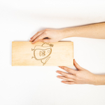 Деревянная разделочная доска из древесины сибирского кедра для мяса с гравировкой "мясо" RD29