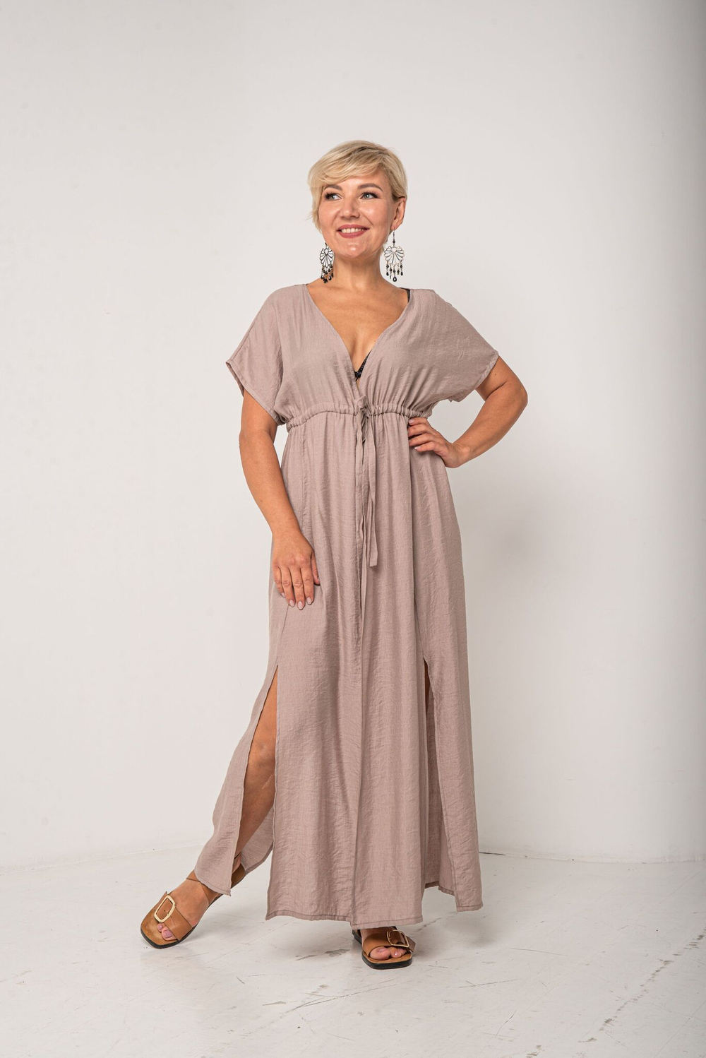 Платье длинное летнее пляжное легкое с запахом и разрезами для отдыха на море и в городе