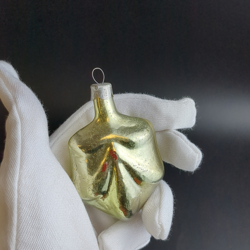 Ёлочная игрушка "листик с божьей коровкой", стекло, винтаж, роспись, СССР 1950-1960 гг