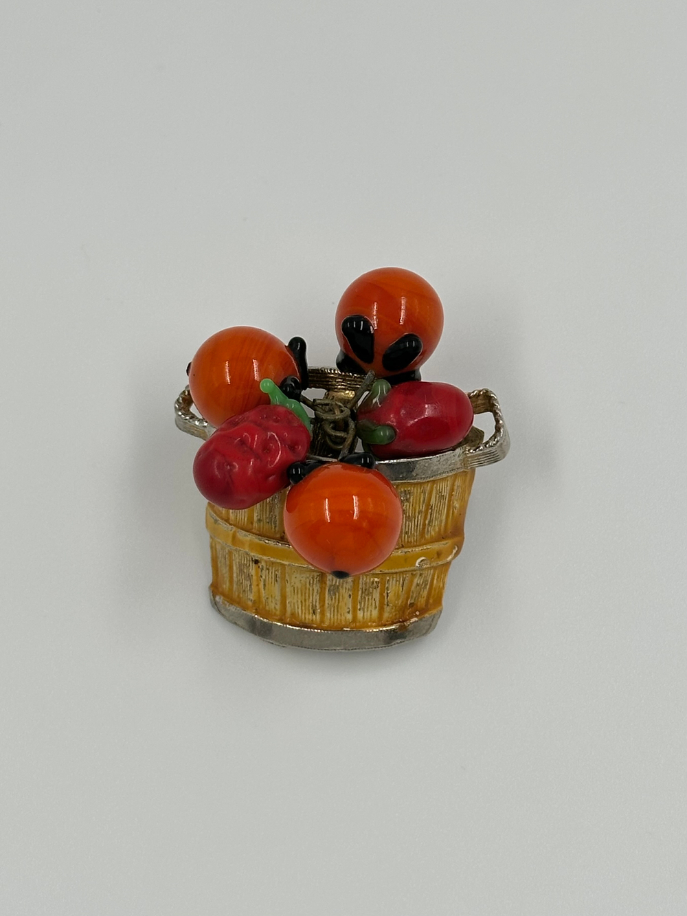 Брошь Фрукты HAR