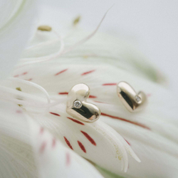 моносерьга «сердце» с бриллиантом из желтого золота