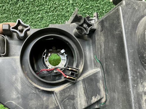 Фара правая Lada Niva Travel (20-нв) галоген