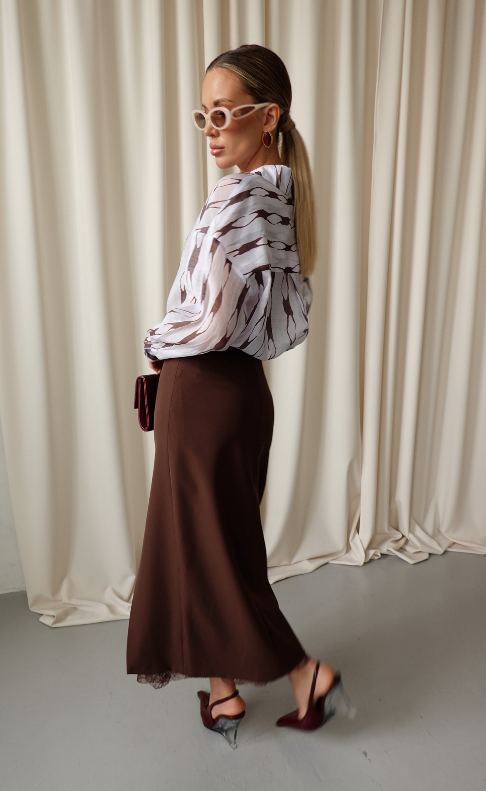 Юбка миди с разрезами и кружевом