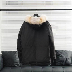 Пуховик Canada Goose