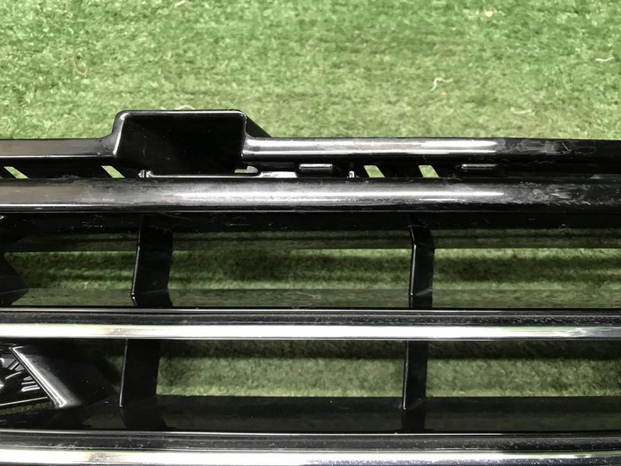 Решетка перед бампера VW Touareg 2 NF 14-18 R-Line