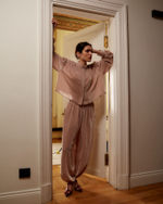 Комплект: блуза и брюки из шелкового бархата розовый