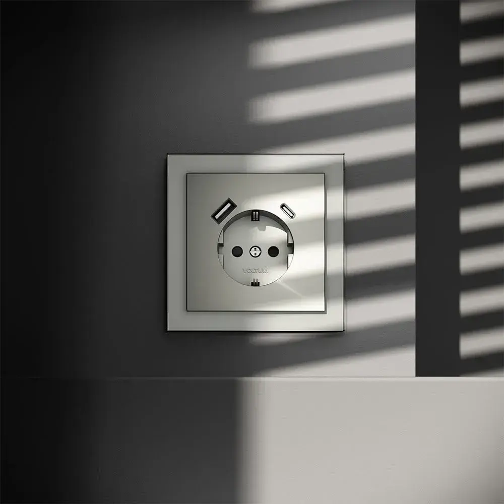 Розетка встраиваемая VOLTUM S70 с заземлением и защитными шторками, 16А, с USB, A+С, (сталь)