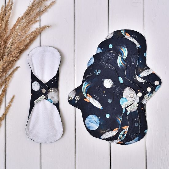 Многоразовая прокладка ZEERO Медиум "Галактика"