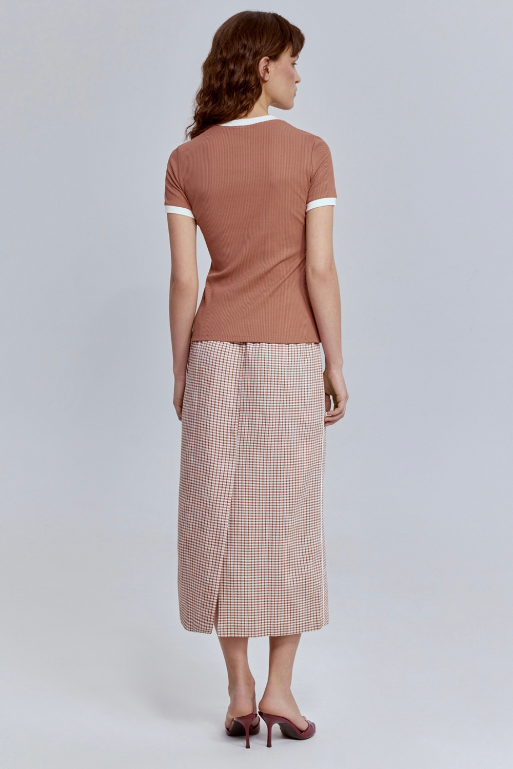 Футболка из хлопковой рибаны с контрастной отделкой