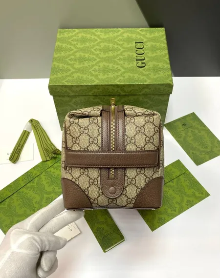 Косметичка Gucci GG Supreme Savoy