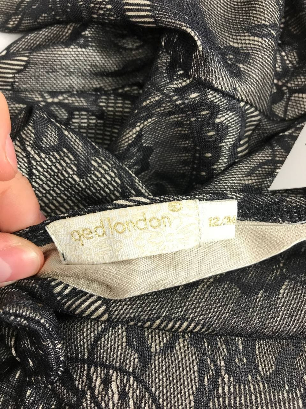 Платье QED London с кружевом 46 размер