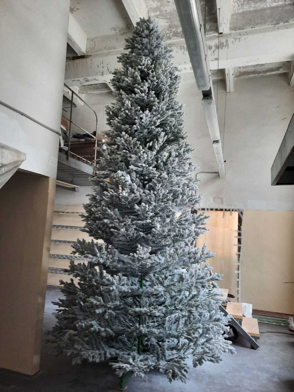 Большая елка заснеженная «Сказочная» (Литая+пвх) 3,5 м