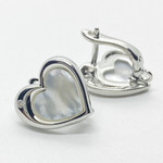 Ювелирные швензы с родиевым покрытием Сердце, белый перламутр, размер 14*12 мм, цена за пару