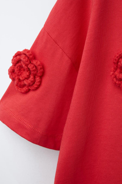 ZARA ФУТБОЛКА С ЦВЕТАМИ ИЗ КРУЖЕВА КРОШЕ, КРАСНЫЙ