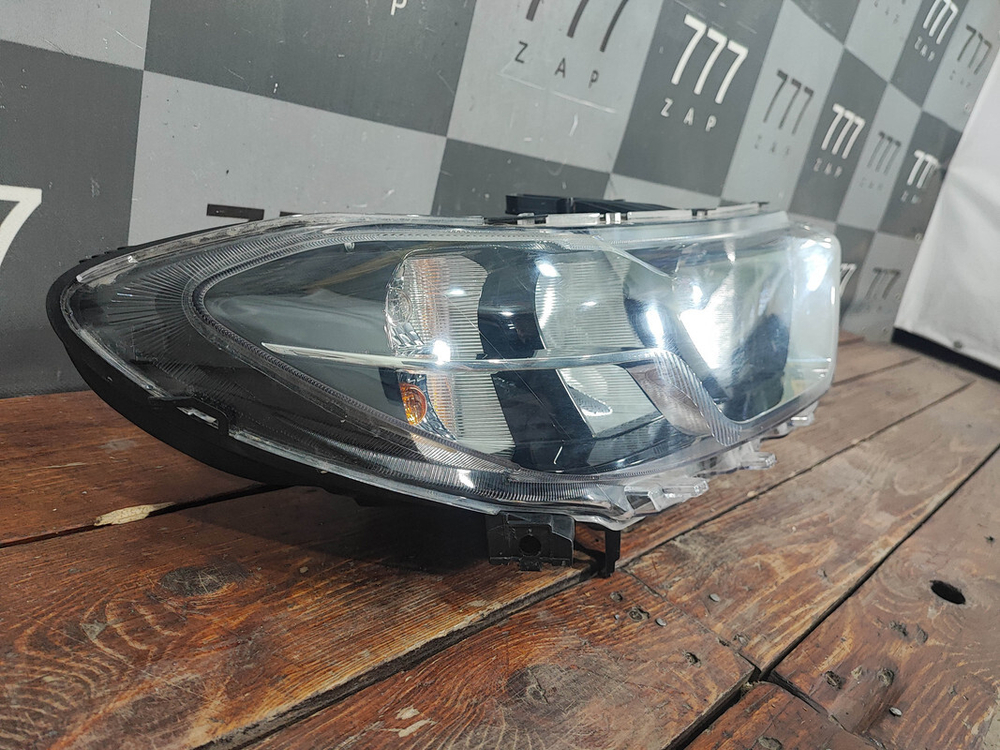 Фара правая LADA Niva Travel 20-нв Б/У Оригинал 21230371101080