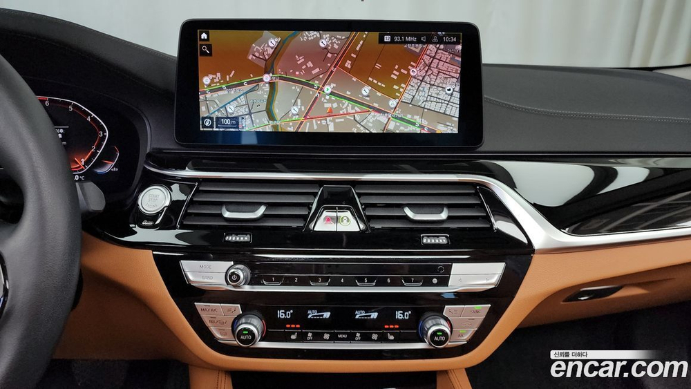 BMW 5 Series (G30) 520i Luxury (04.2022)