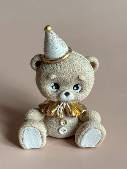 Фигурка из шоколадной глазури "Мишка в колпаке"