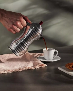 Alessi - Алюминиевая Турка кофеварка  Pulcina на 6 чашек. (индукция) / артикул   MDL02/6RFM  / GTIN 8003299412679