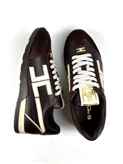 Кроссовки женские