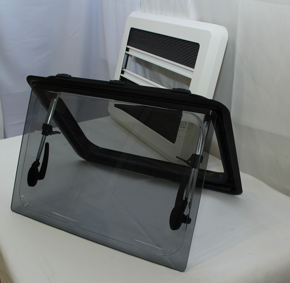 Окно откидное Mobile Comfort W1060P 1000x600 мм, штора плиссированная, антимоскитка