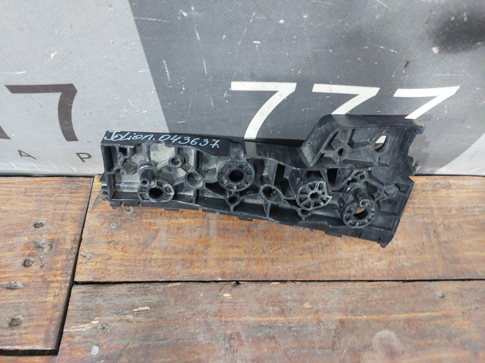 Кронштейн переднего бампера правый Haval Jolion 21-нв Б/У Оригинал 2803102XST01A