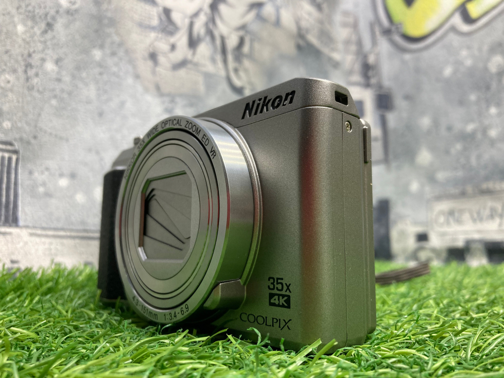 Nikon Coolpix A900