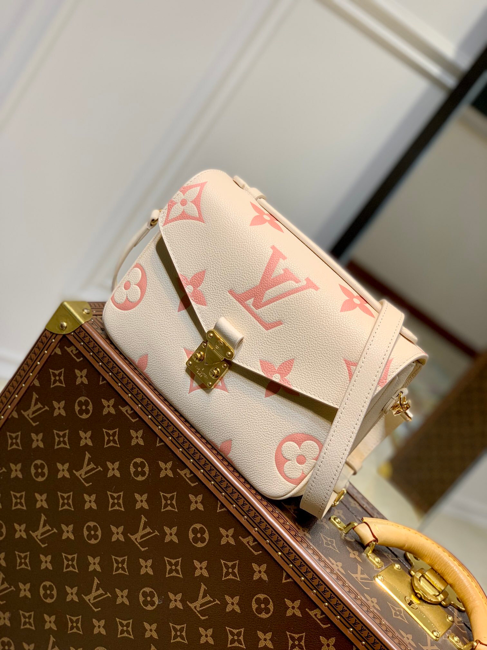 Louis Vuitton Pochette Metis