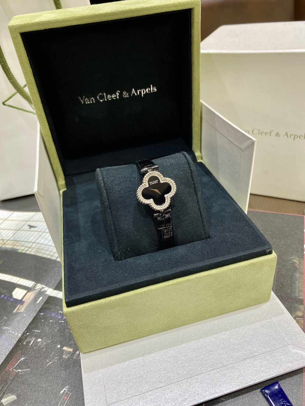 VCA Sweet Alhambra Watch