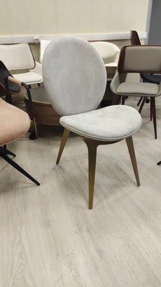 Стул Cava серо-бежевый с золотыми ножками