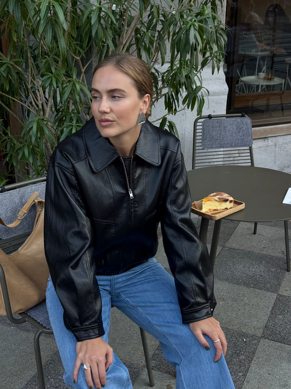 Кожаная куртка Ferrow черный