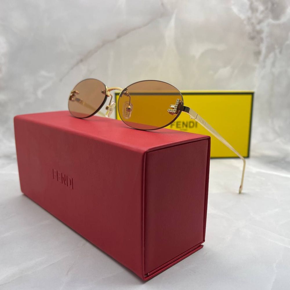 Солнцезащитные очки Fendi