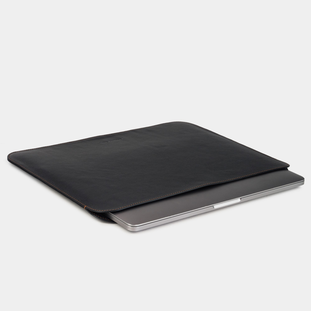 Чехол для MacBook 13-14' и документов из кожи теленка, черный с коричневым подкладом