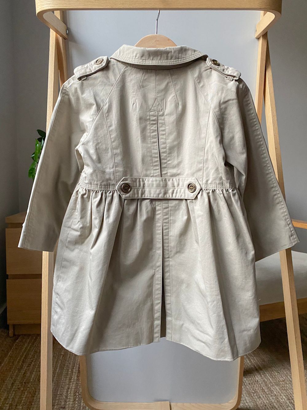 Тренч Burberry, 98