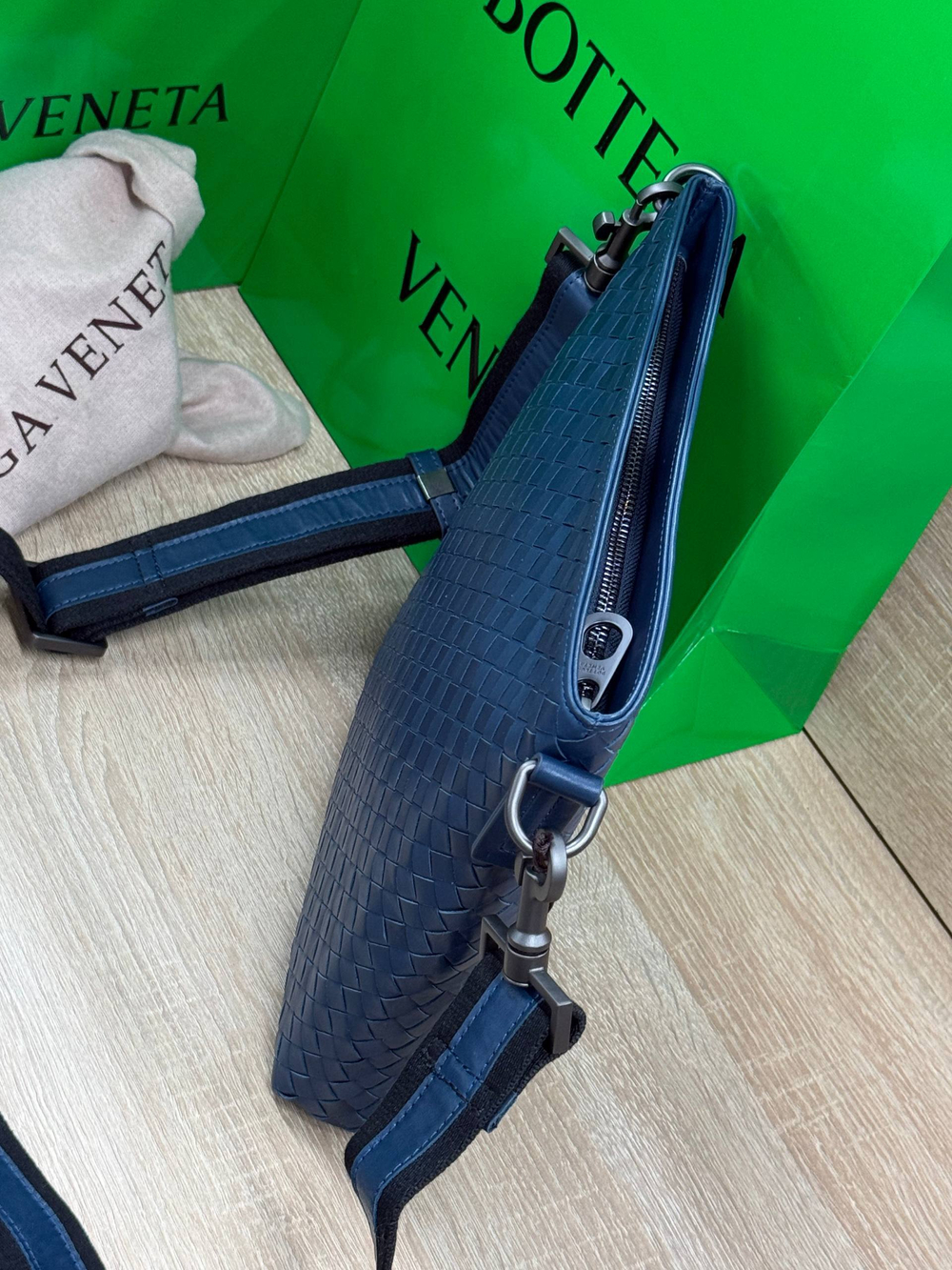 Сумка-мессенджер Bottega Veneta