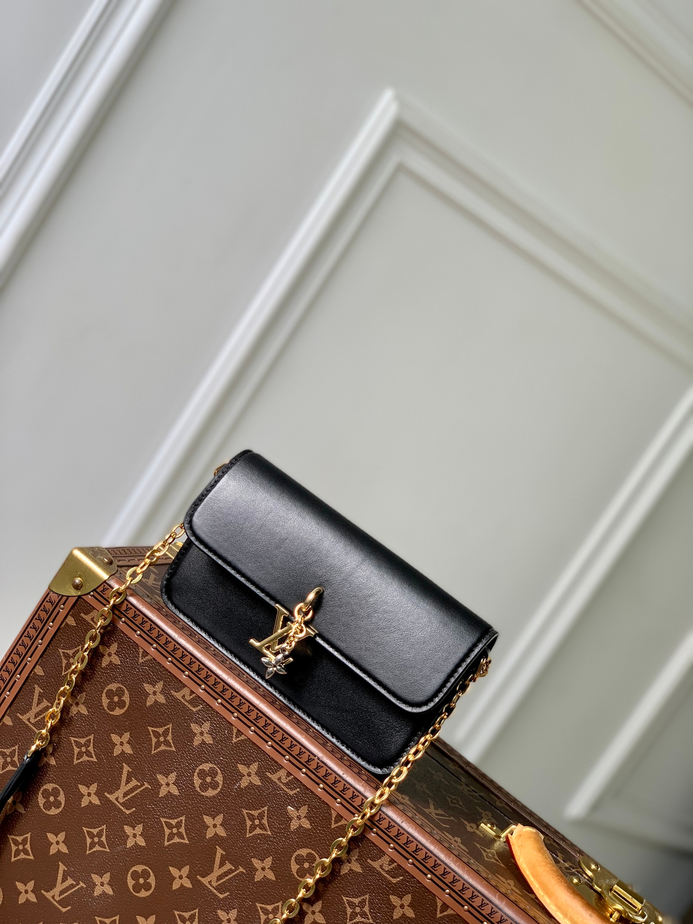 Louis Vuitton Wallet On Chain LV Bloom