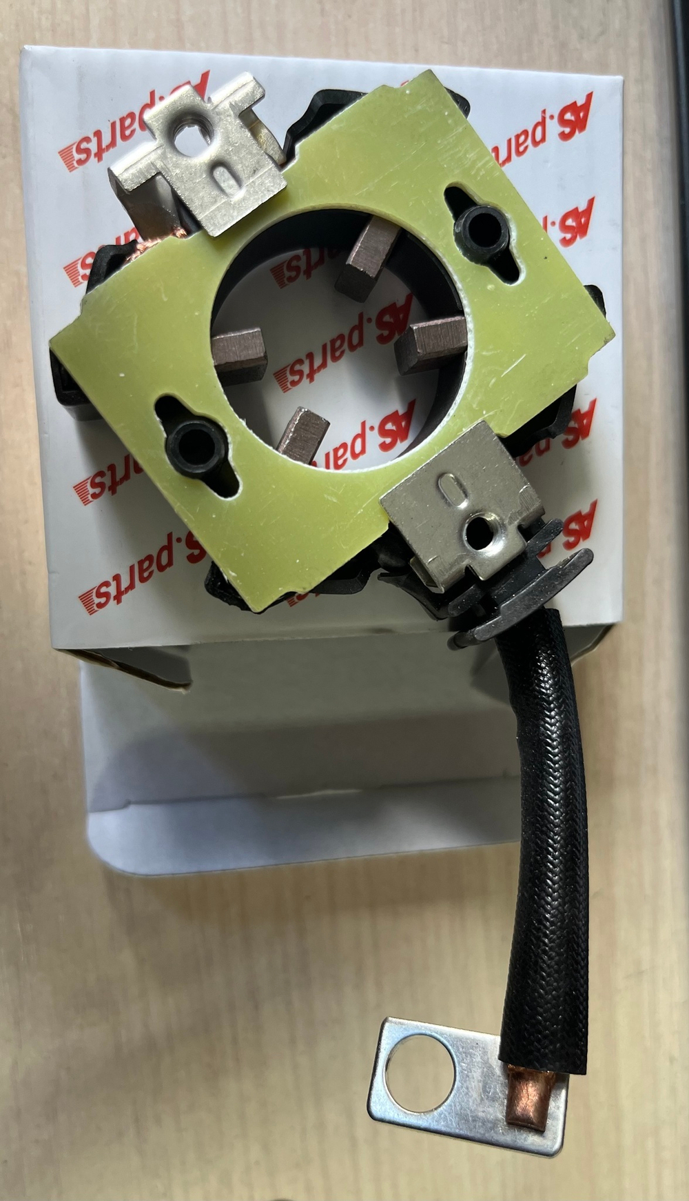 Щёточный узел стартера Mitsubishi